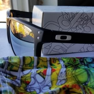Oakley Holbrook's black (NWT)